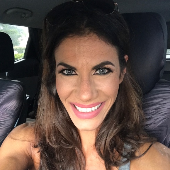 Meet your Posher, Amy - Picture 1 of 2